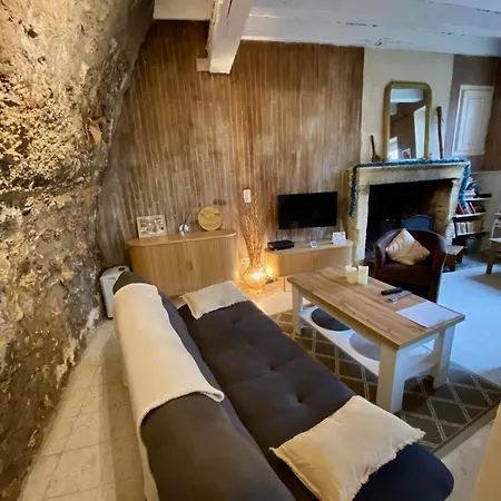 La Lezardiere Maison Troglodyte Aux Eyzies Perigord بيت للعطل Les Eyzies