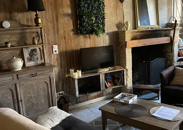 Maison Troglodyte Aux Eyzies Périgord * Les Eyzies